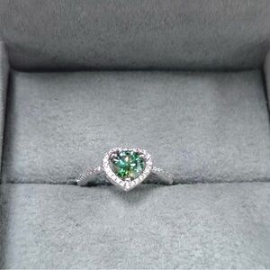 Dazzling Silver Heart Ring with Green Gemstone